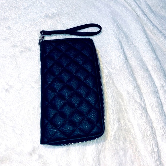 Steve Madden wrist wallet - Picture 2 of 4